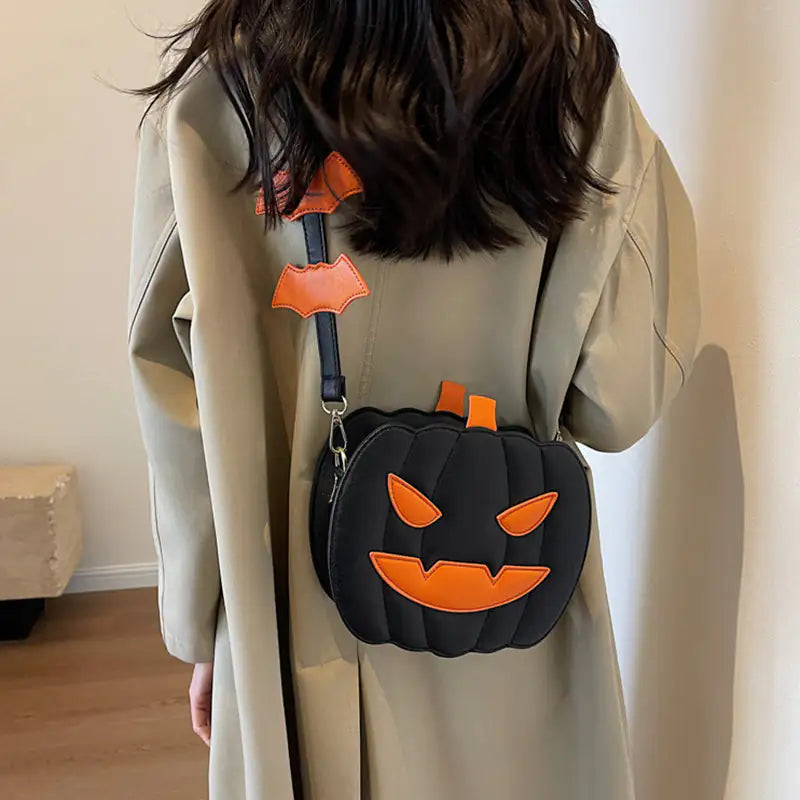 JACK 0 LANTERN COZY PUMPKIN SATCHEL