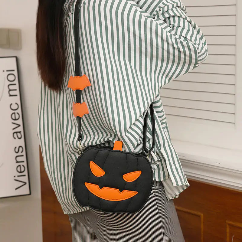 JACK 0 LANTERN COZY PUMPKIN SATCHEL