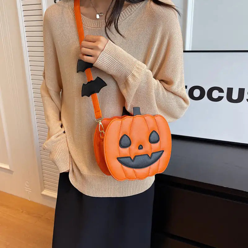 JACK 0 LANTERN COZY PUMPKIN SATCHEL